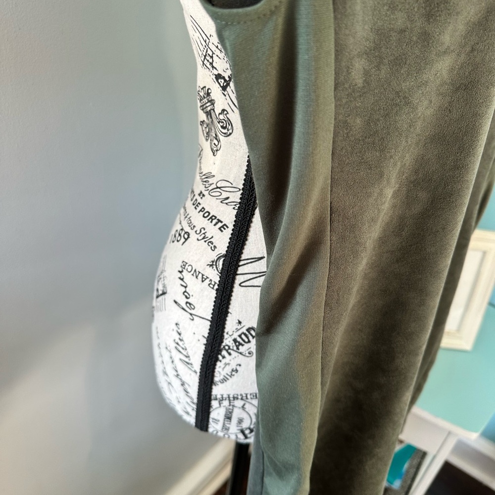 Olive Green Sleeveless Dress - Picture 4 of 5